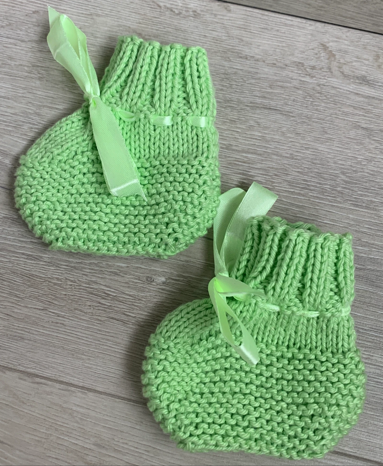 Baby hat and slippers 0/3 months – photo 4